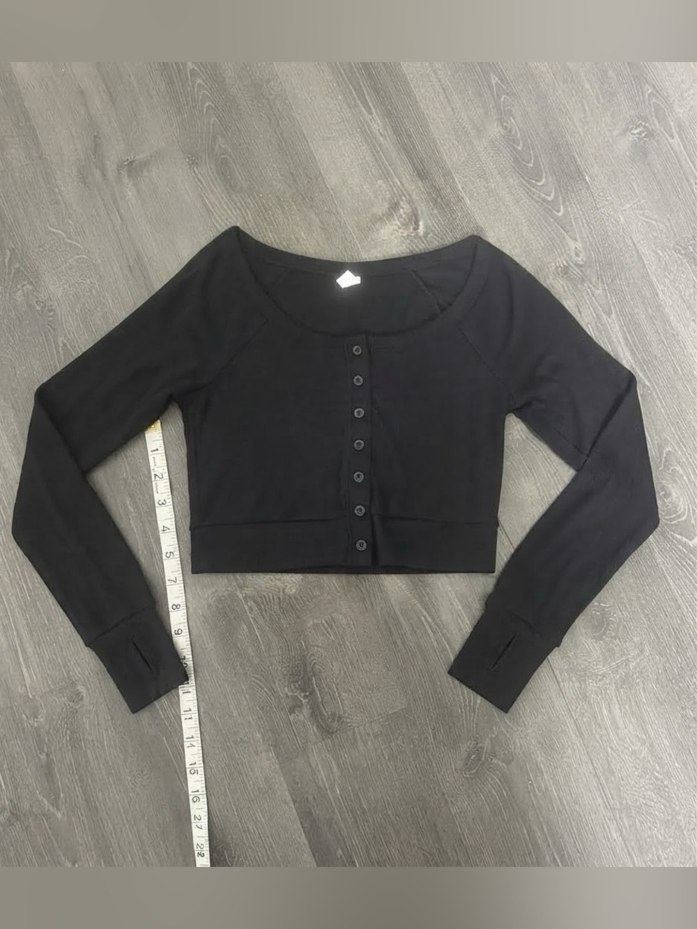 Old Navy Women’s Rib-Knit Button Front Crop Top Thumbholes Black / Size M Petite